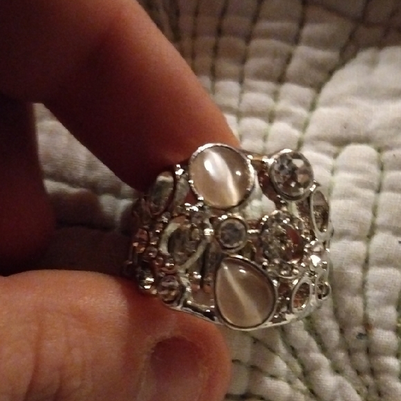 Elegant Silver and Gemstone Ring Set - Picture 3 of 13